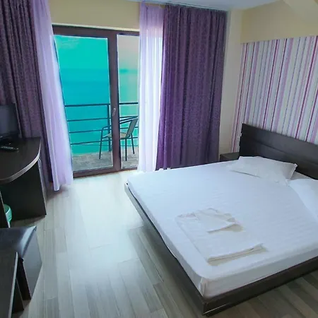 Sunrise בית הארחה